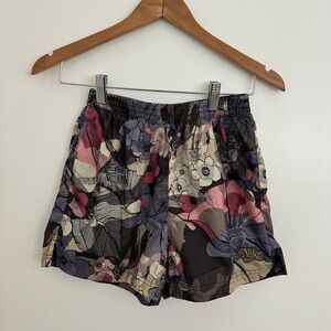 Nike Women's Floral Shorts - Multicolor Size XS Lined